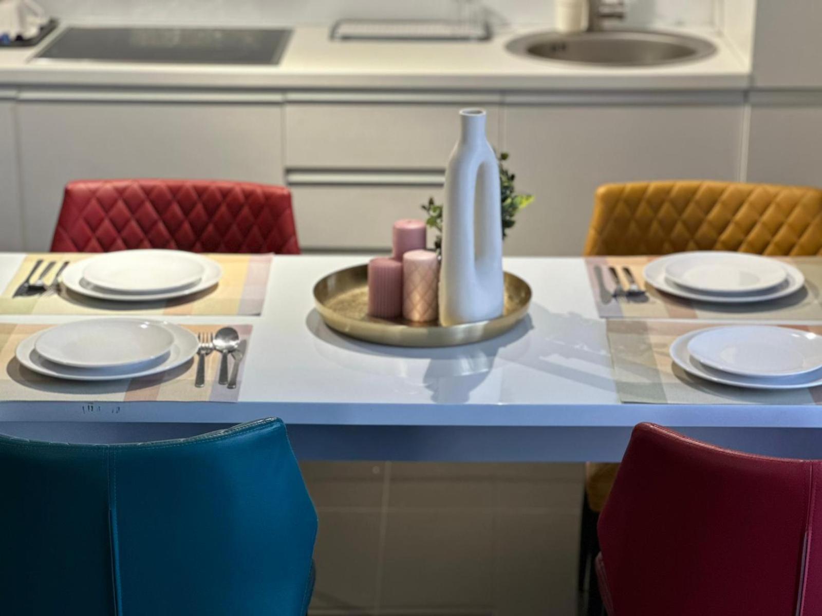 Luxury Glam Apartments & Studios Near Coresi Mall Braşov Exterior foto