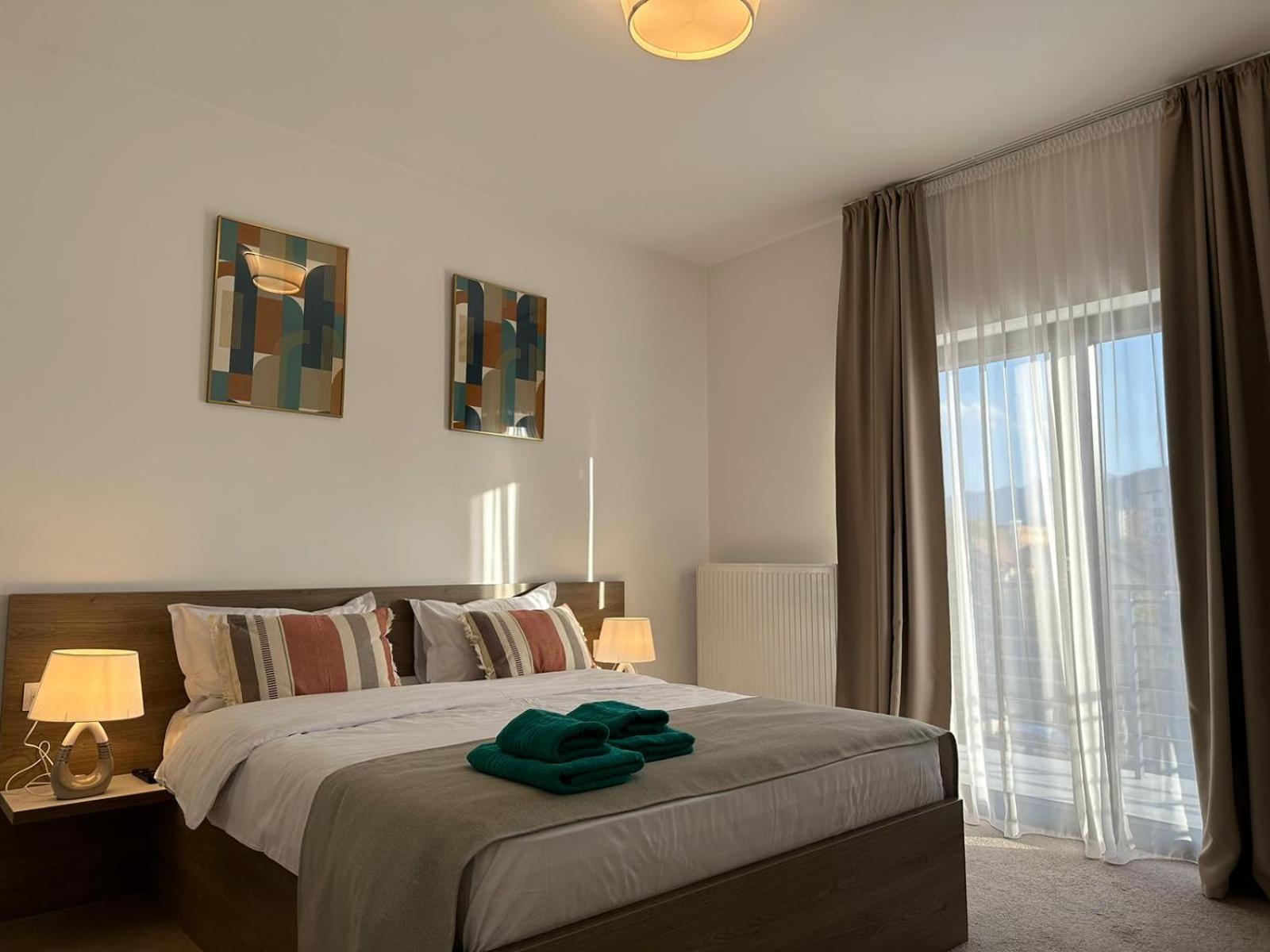 Luxury Glam Apartments & Studios Near Coresi Mall Braşov Exterior foto