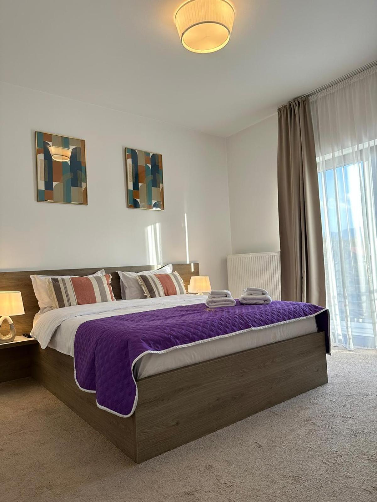 Luxury Glam Apartments & Studios Near Coresi Mall Braşov Exterior foto