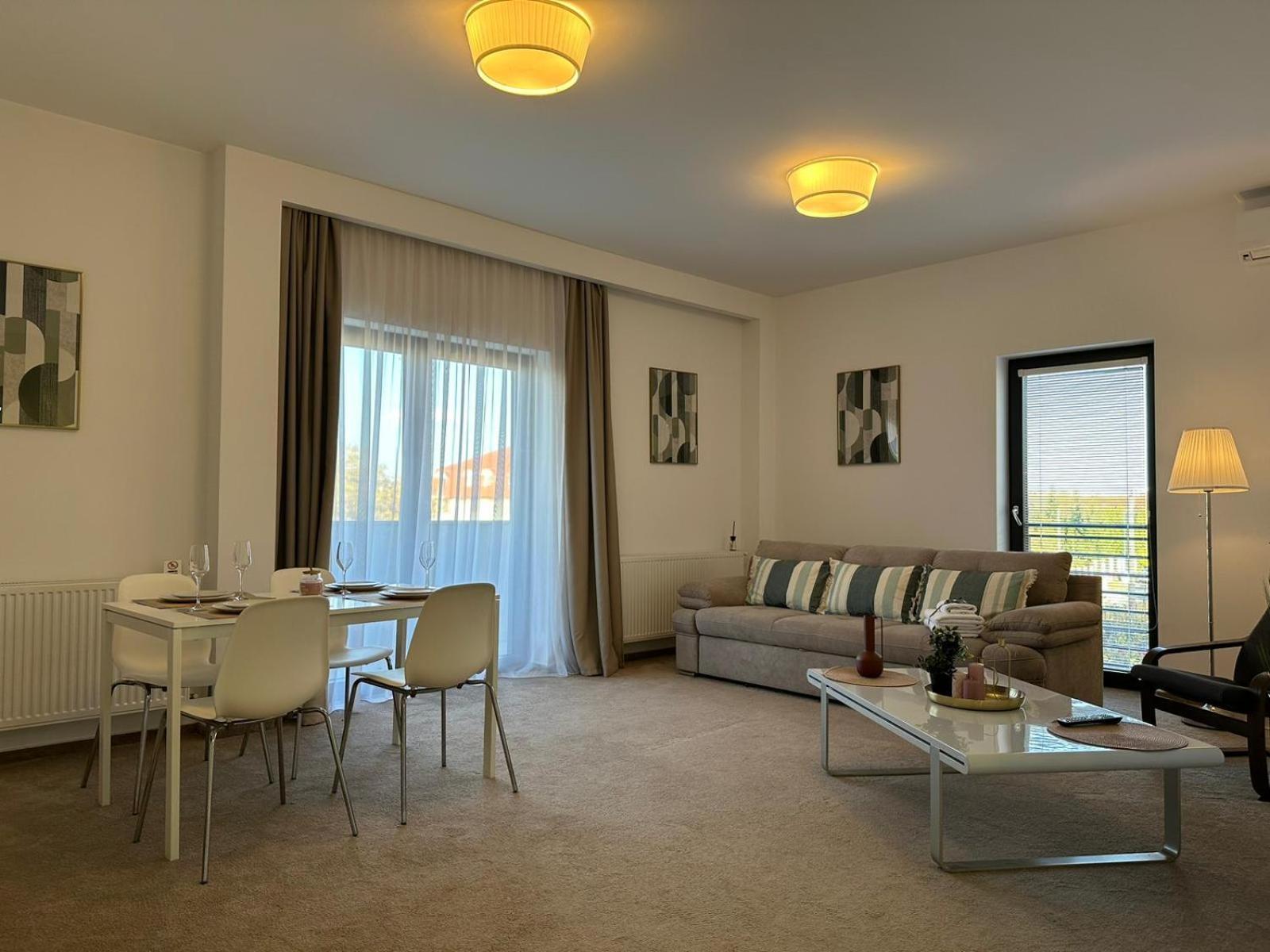 Luxury Glam Apartments & Studios Near Coresi Mall Braşov Exterior foto