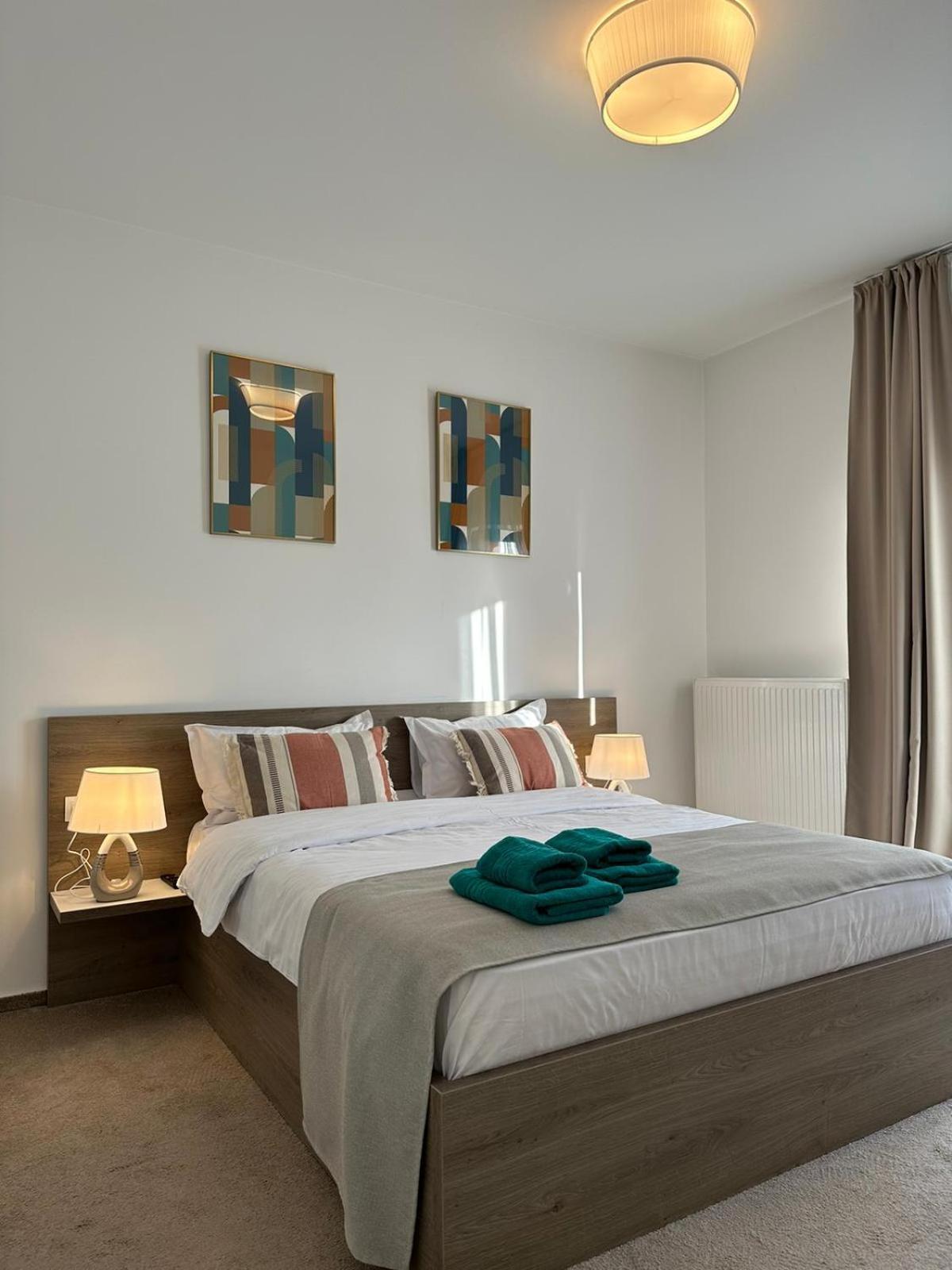 Luxury Glam Apartments & Studios Near Coresi Mall Braşov Exterior foto