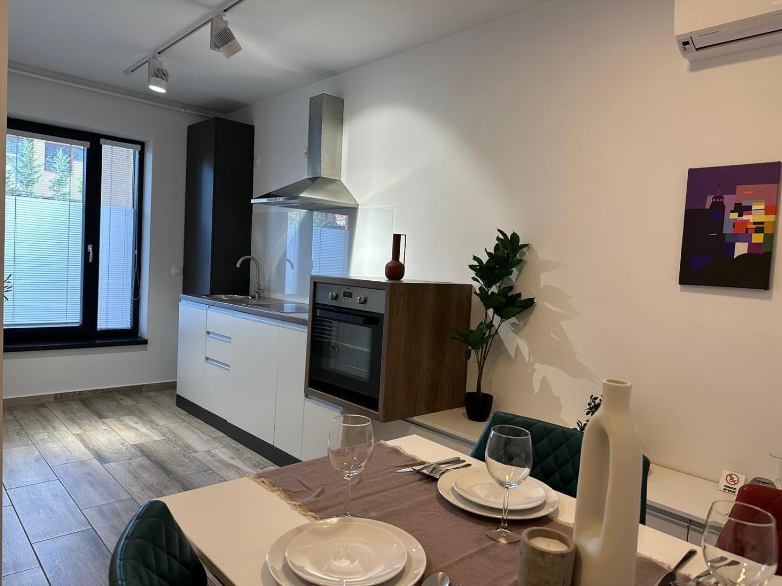 Luxury Glam Apartments & Studios Near Coresi Mall Braşov Exterior foto